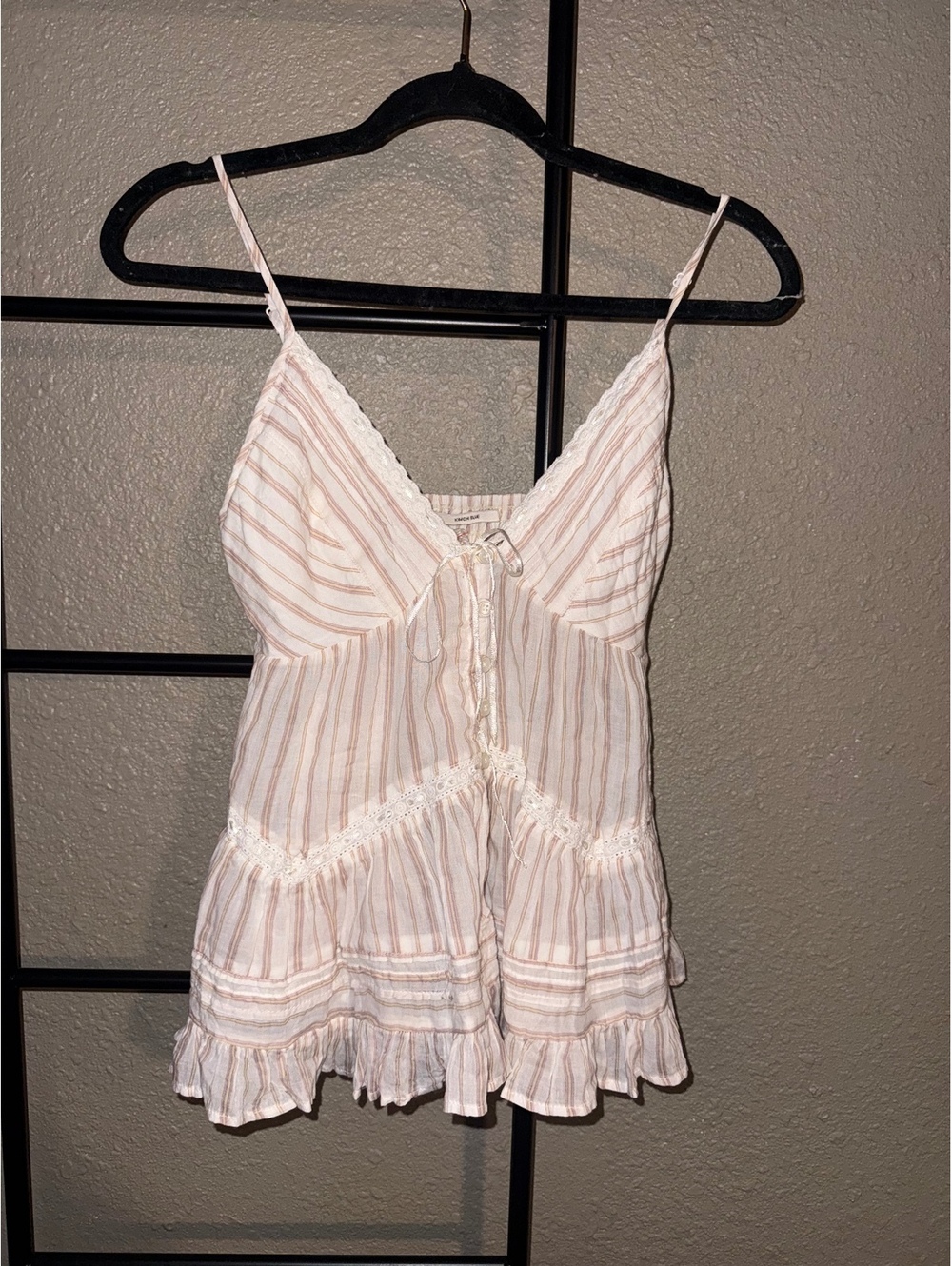 Kimchi Blue NWT Striped Lace Ruffle Cami Tank Ivory Pink XS Coquette